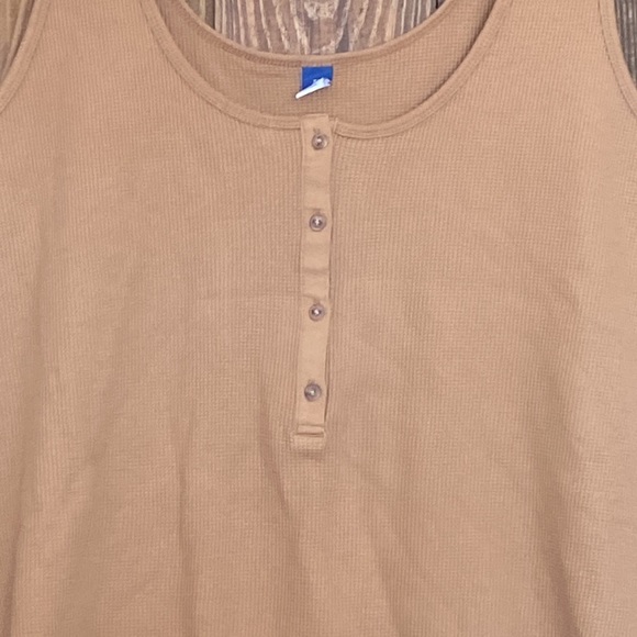 Old Navy Women’s Tank Top - Picture 3 of 9